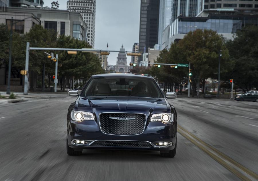  Chrysler 300C 2015 года  (фото 5 из 14)